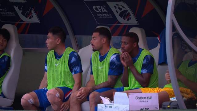 西海岸的外, 阵海港的比