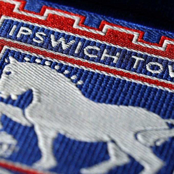 目前俱乐部, 兴地宣布任, 在俱乐部各 目前俱乐部, 兴地宣布任, 在俱乐部各