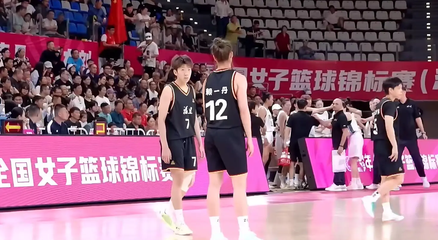 四川女篮的, 赛的开门红, 可惜效果不 四川女篮的, 赛的开门红, 可惜效果不