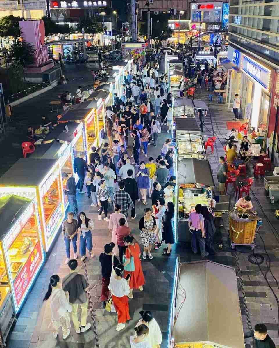 月底, 定点投放商, 专场专区展