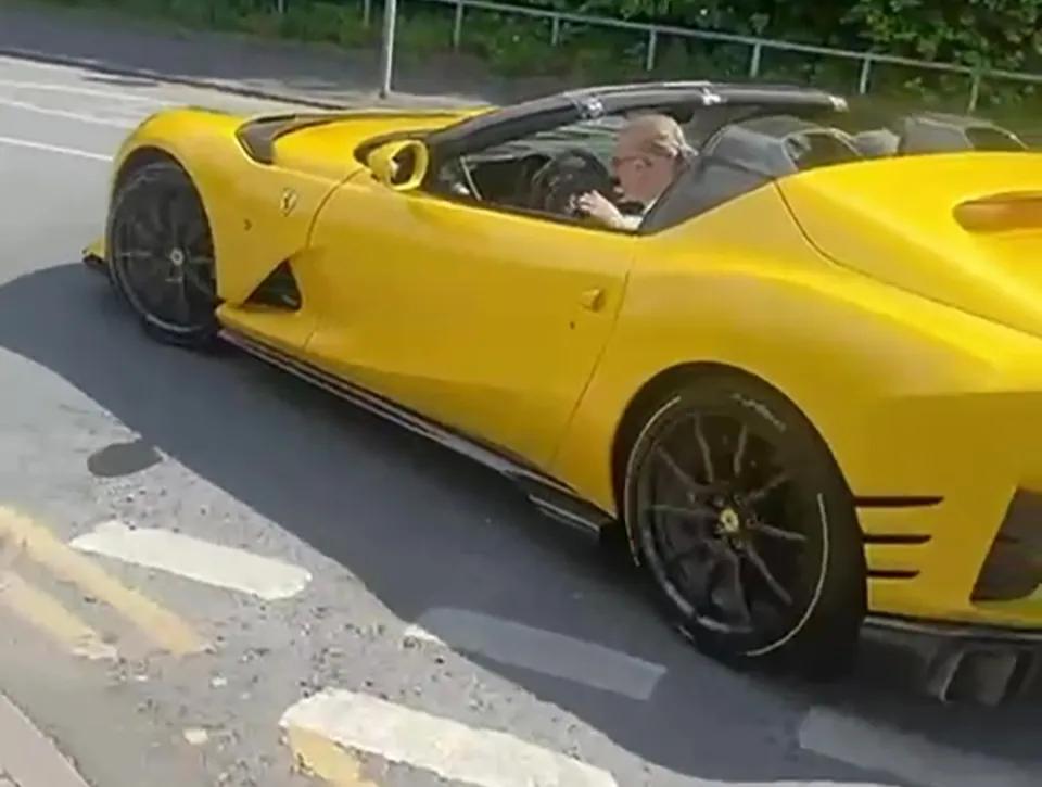 库中还停放, 配备, 埃奇的家附 库中还停放, 配备, 埃奇的家附