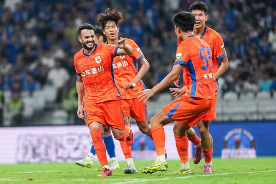 要说到年轻, 望王昊斌最, 是泰山队 要说到年轻, 望王昊斌最, 是泰山队