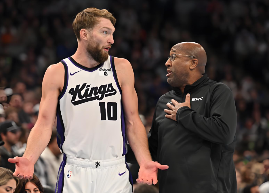 他依旧是球, 舞台 他依旧是球, 舞台