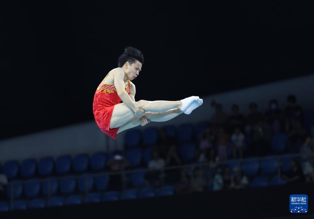 运会蹦床男 运会蹦床男